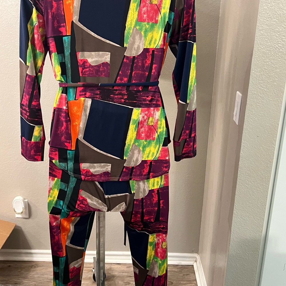 2 piece set - Picture 2 of 2